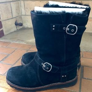 UGG Boots - weatherproof, warm, barely worn!